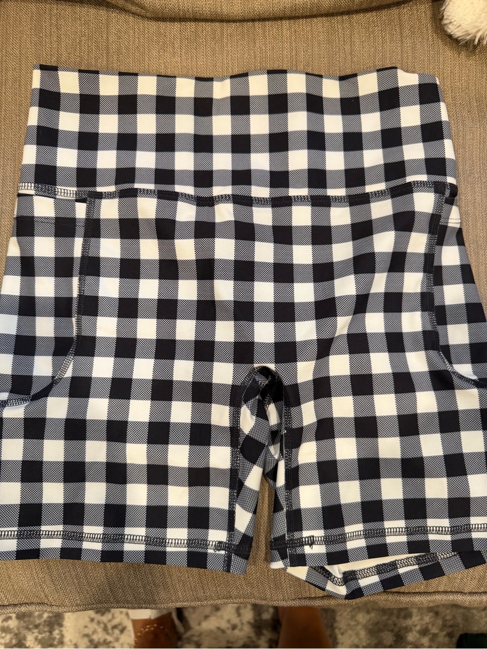Old Navy Extra High Waisted PowerSoft Biker Shorts 6” No Front Seam